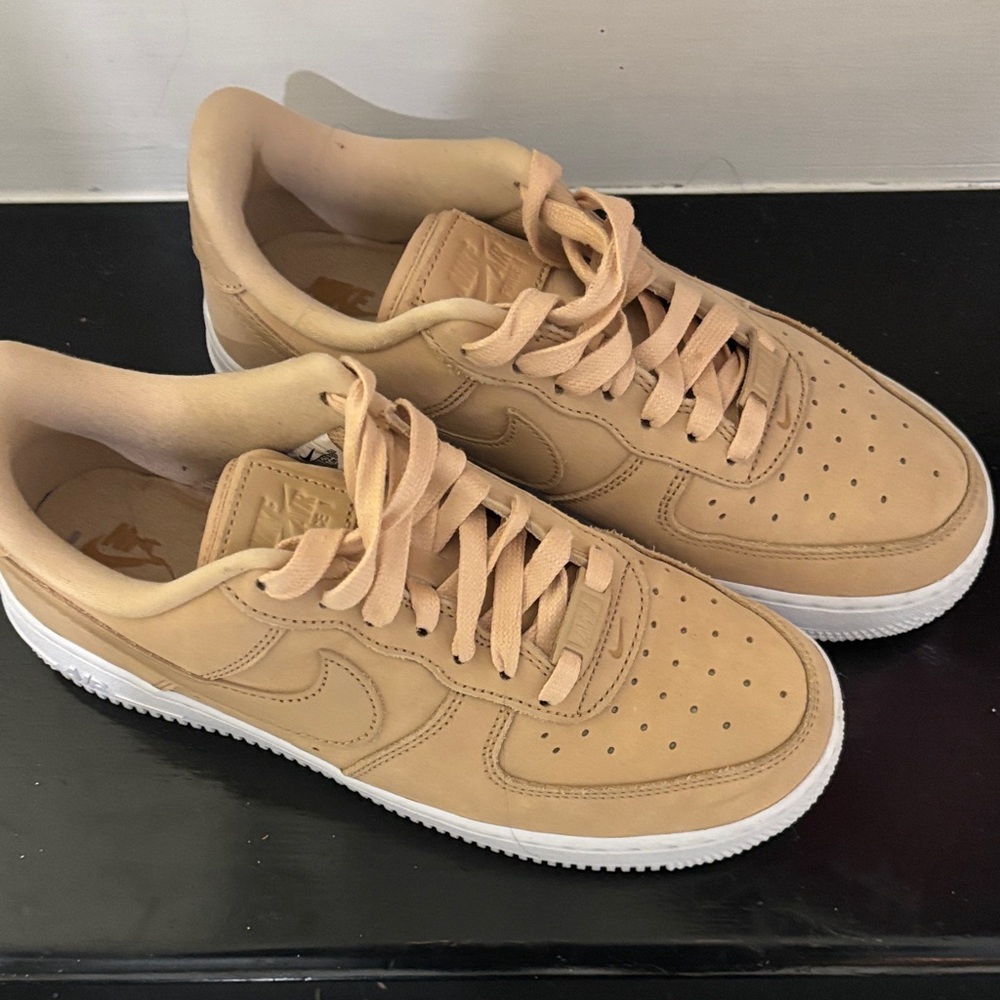 Nike Tan Men's Sneakers
